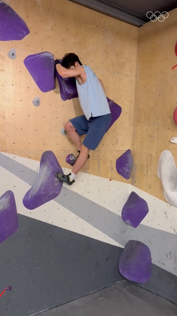 潘展乐挑战垂直泳道 🧗‍♂️当飞鱼遇上岩壁…水中闪电能否征服垂直极限？评论区@