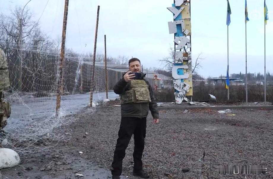 泽连斯基抵达前线汇报战果，称乌军在库皮扬斯克为乌克兰取得了胜利。

他在讲话中表