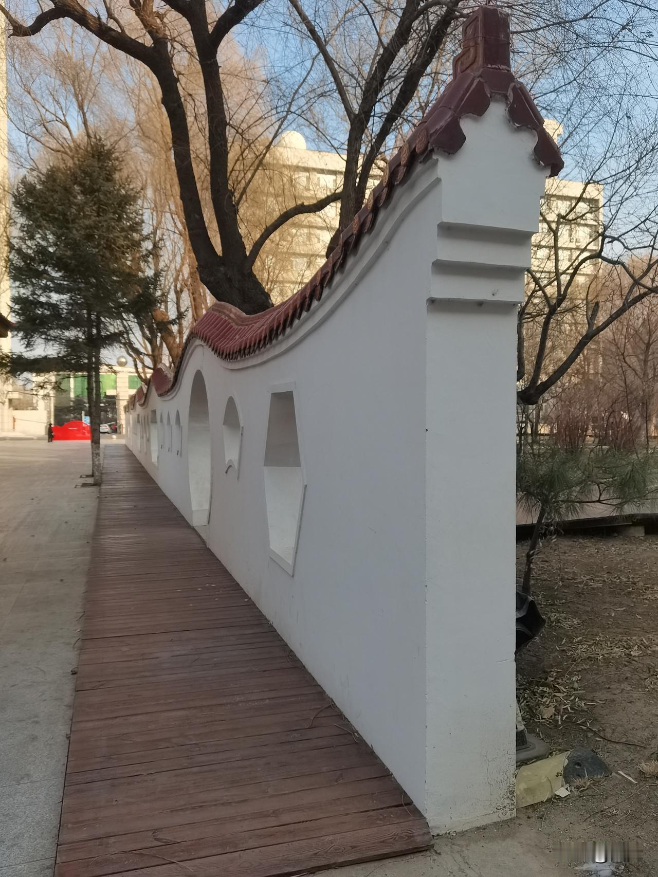 冬日，它让我们在四季的终点与起点之间，找到属于自己的温暖坐标。当你有意识地去感受