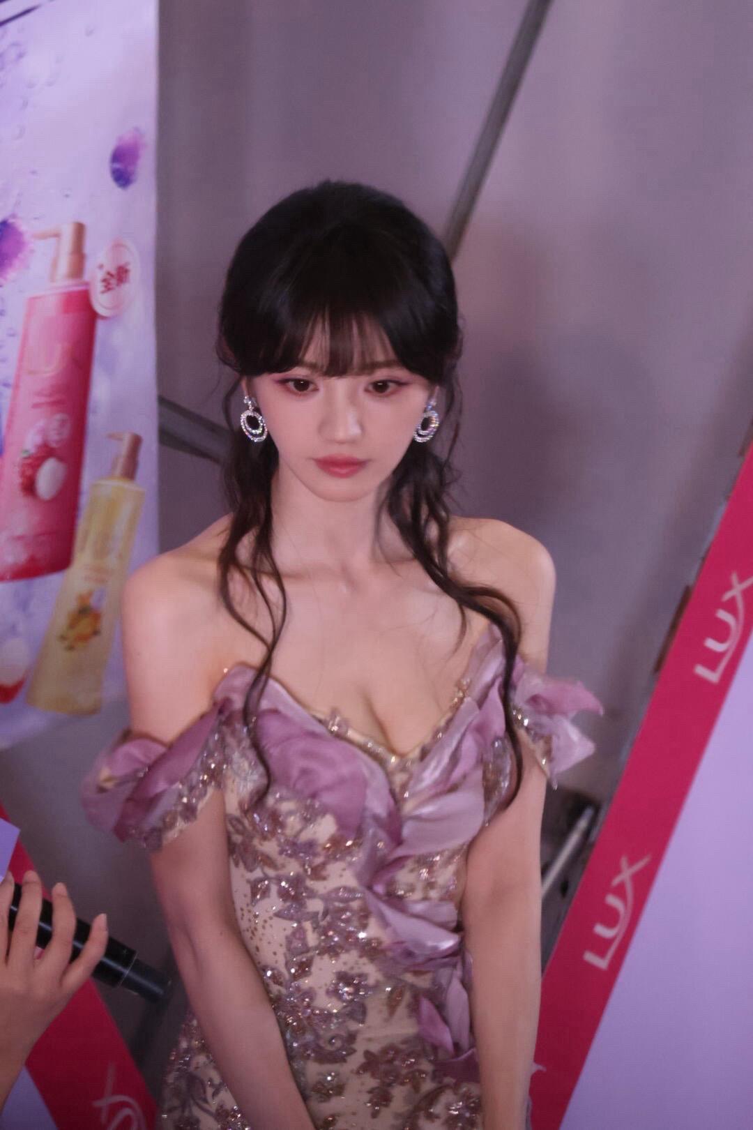 曦薇「人间泡泡玫瑰」甜度核爆！