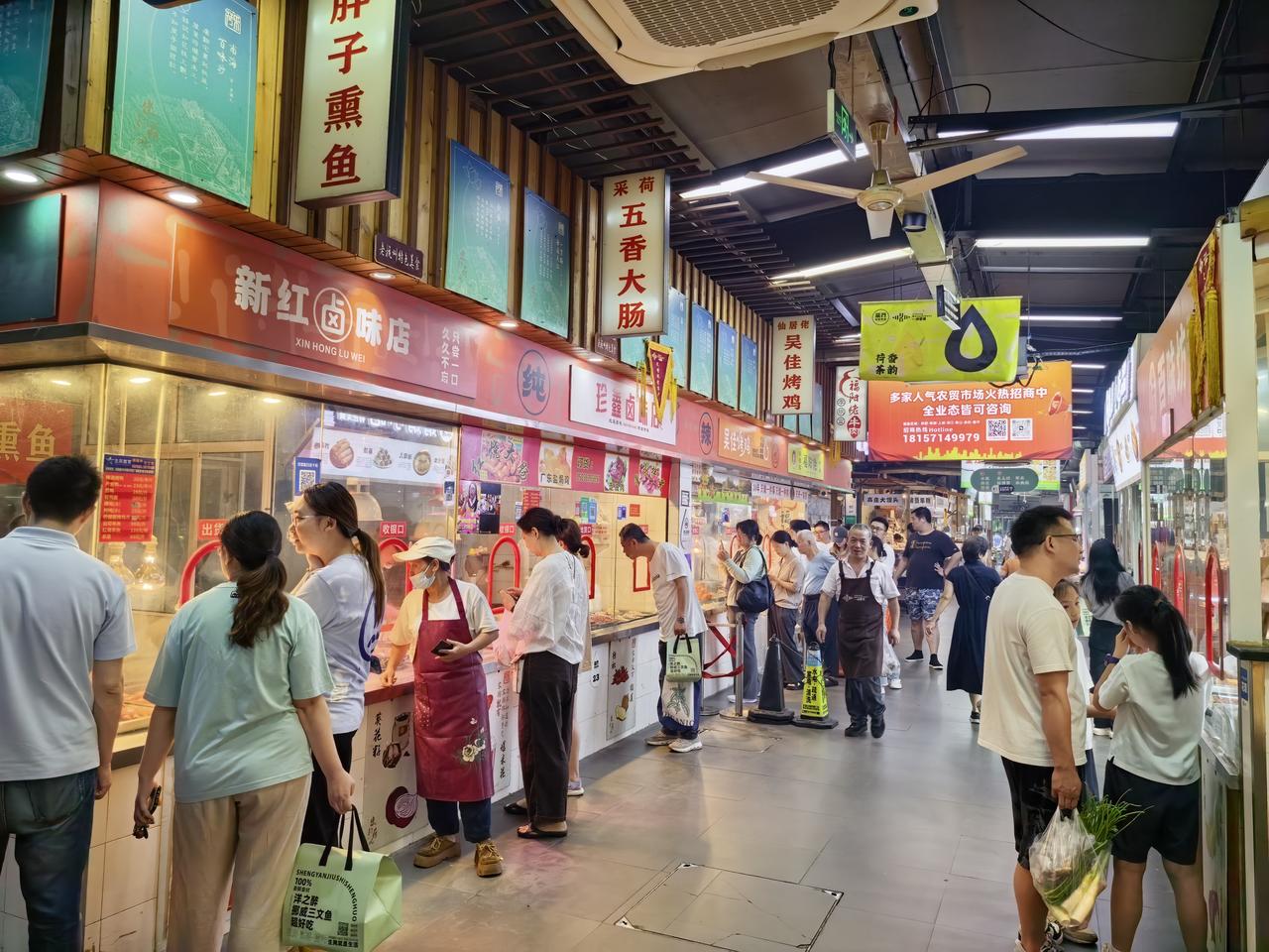 对于普通老百姓对来说“安居乐业”最朴素的诠释，也许是：一餐一饭有滋有味，一日三餐