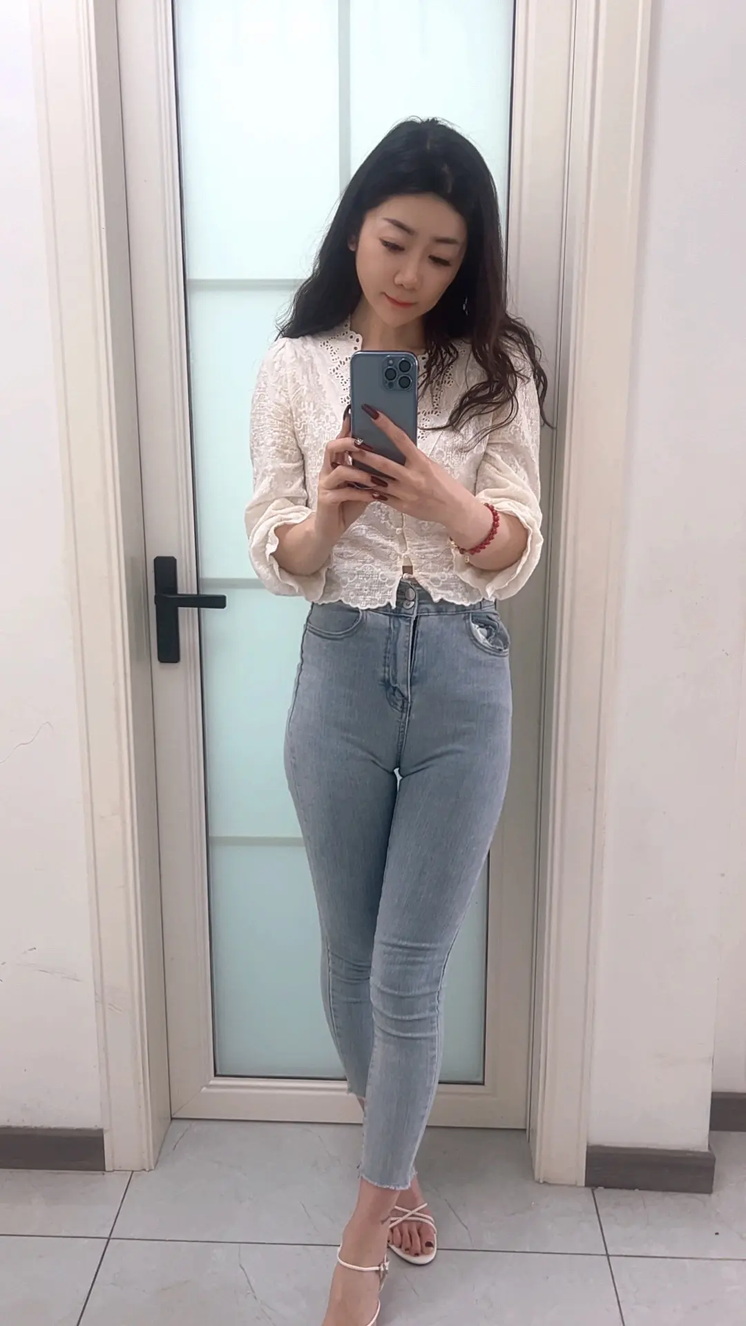 时间是最好的证明，它可以淘汰掉那些虚情假意，留下最真的那个人。