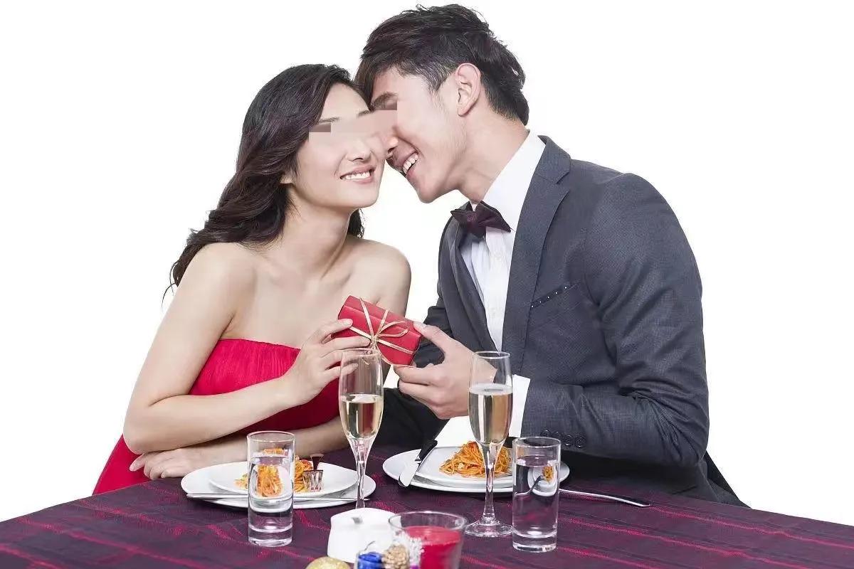 “这就是花心男的下场！”浙江杭州，女子吃饭时，看上了一男子，当晚就和他发生关系，