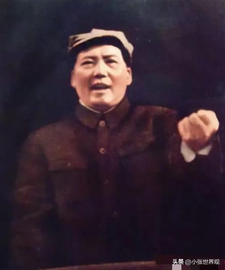 1949年，新中国刚成立，一群外国人拿着“欠条”，傲慢地来找毛主席讨债，毛主席的