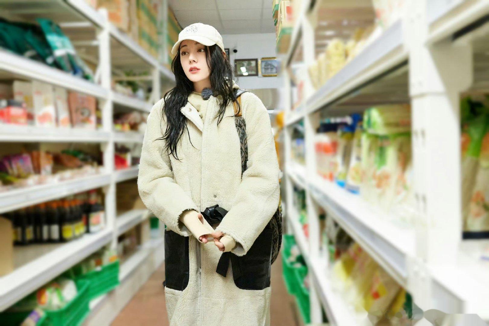 #迪丽热巴一秒入冬##迪丽热巴冰岛穿搭#迪丽热巴太美啦 ​​​