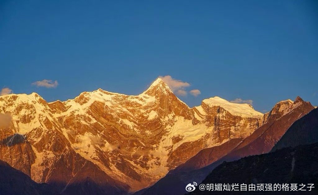 早安，世界。不是又过了一天，而是又找到一天，用来成为自己。 