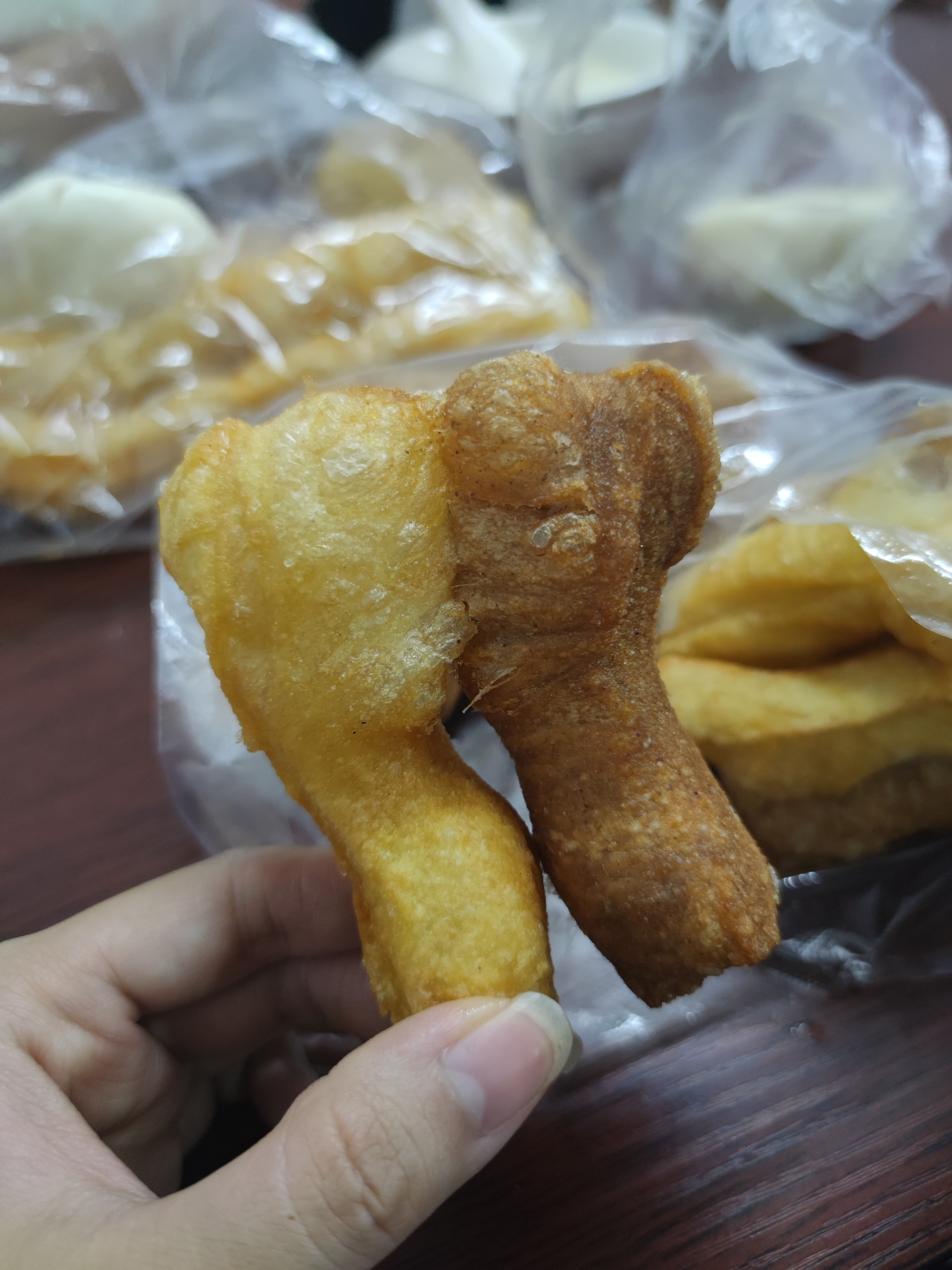 我脚下的影子，从来不肯像谁 