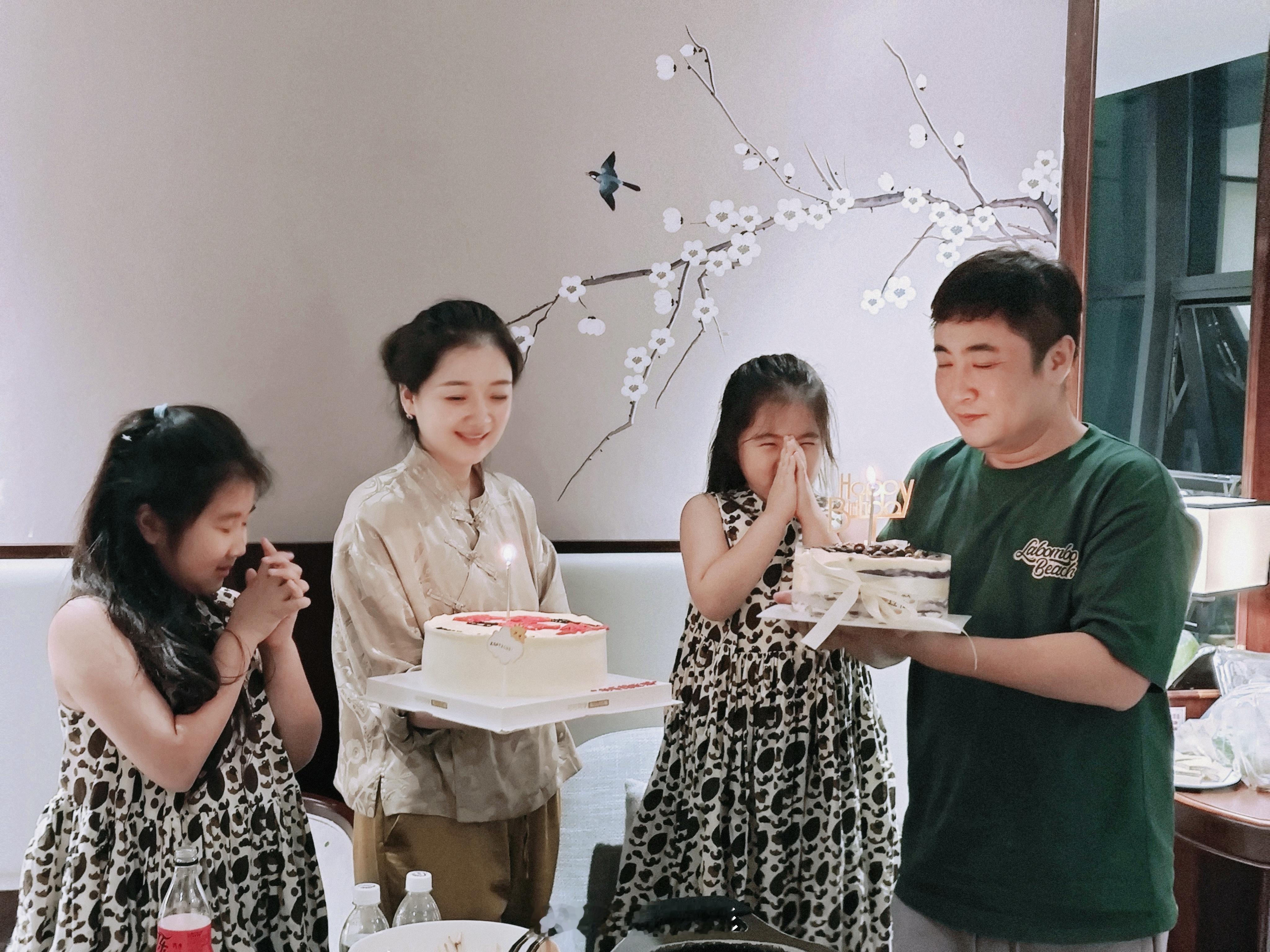 乔杉才27啊，我一直以为起码得40吧[允悲]会不会他自己记错了[哈哈] ​​​