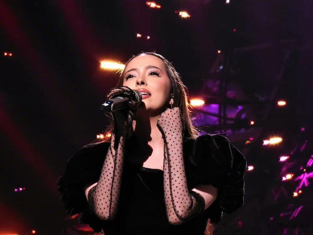 歌手排名凡希亚时隔两年女王回归凡希亚高音还是太权威了 听觉盛宴来袭！凡希亚时隔两
