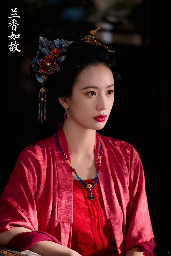 李梦在发疯和发脾气中选择发财谁能想到古装剧里能出现赵星棠这样的角色，情感受挫之后