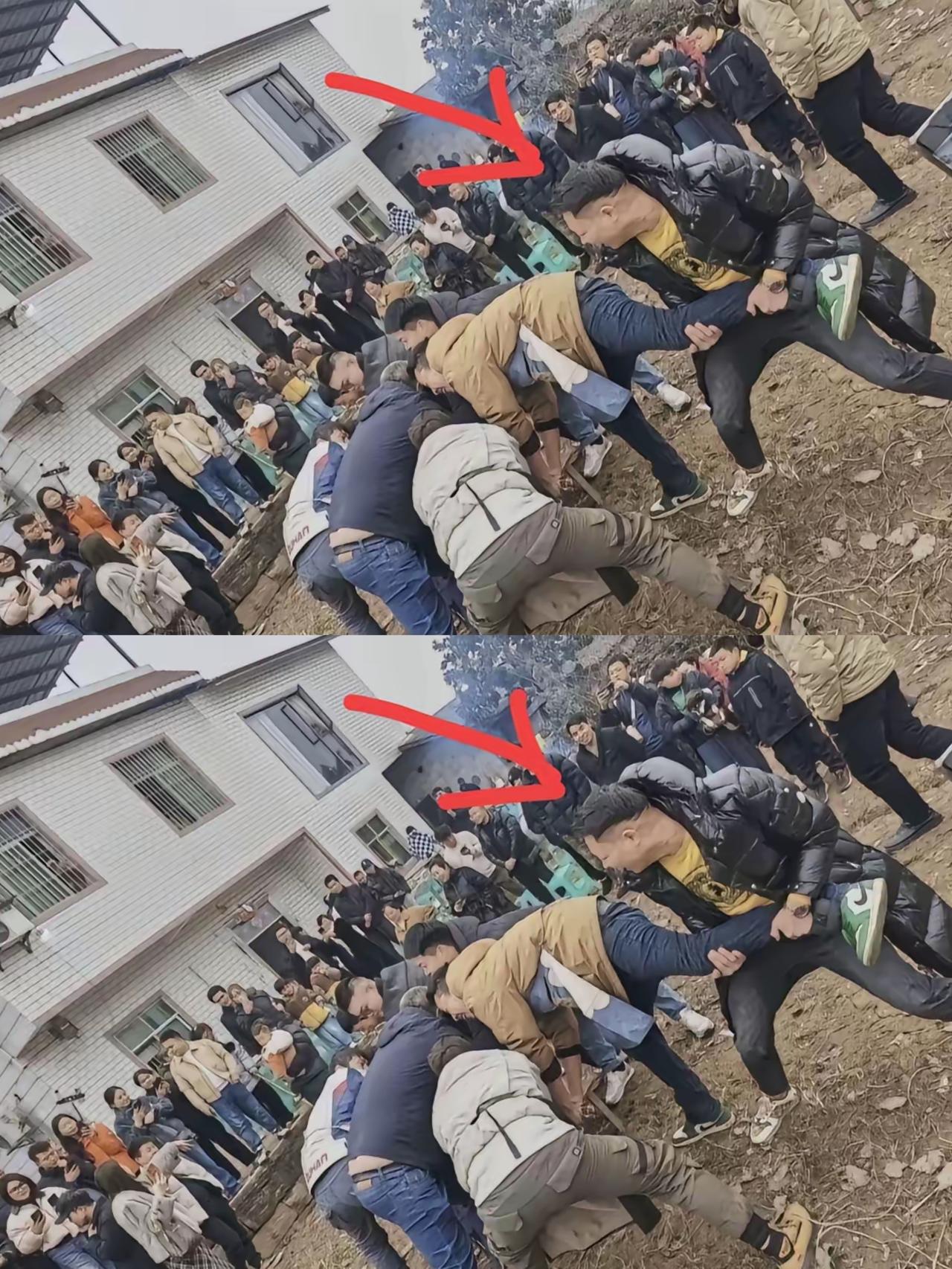 谁懂啊家人们！
这次按猪活动最亏的不是没拿钱，是这位穿黑羽绒服的大哥！
 
明明