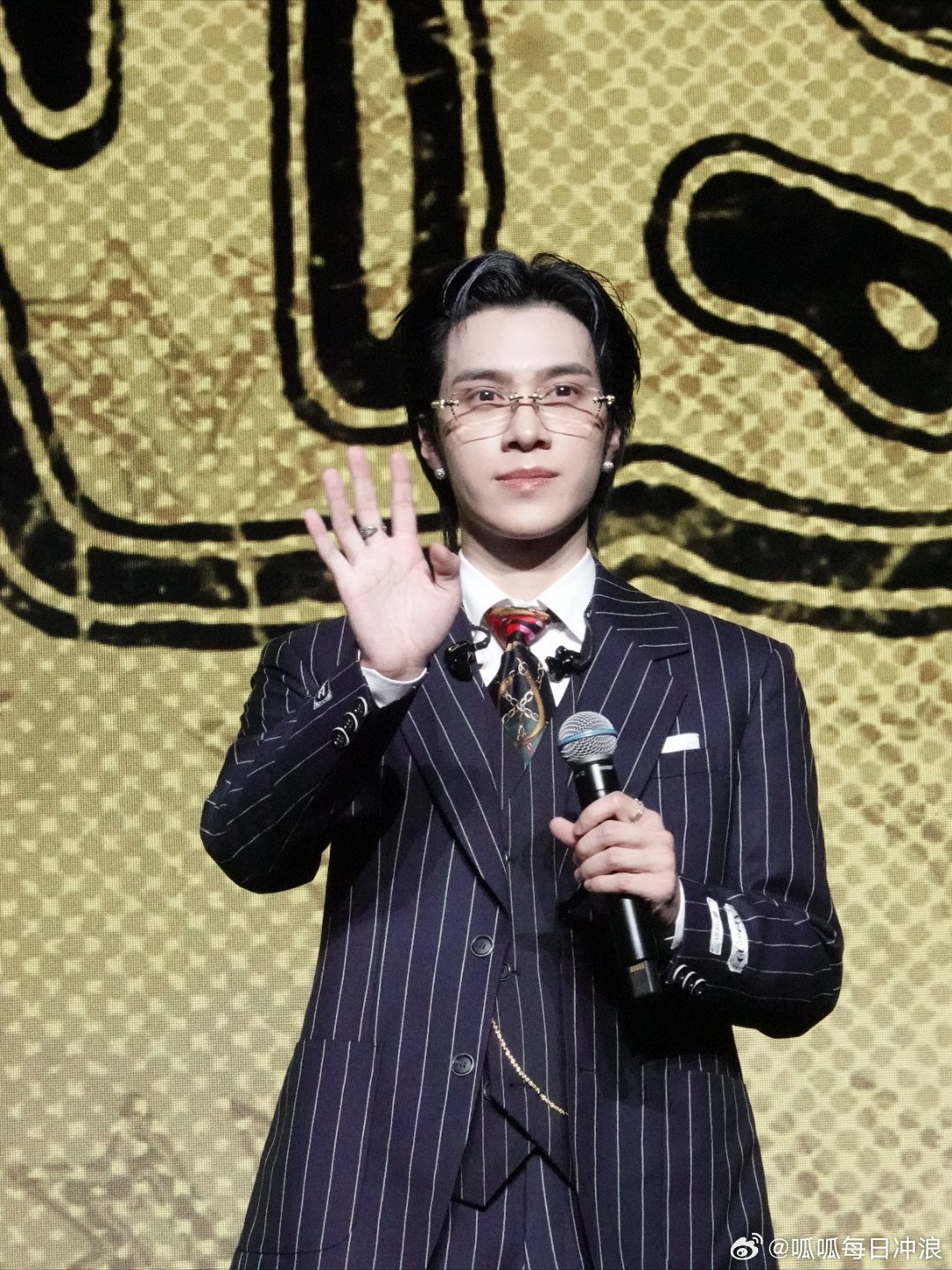 威神V迷你7辑BIGBANDS威神V迷你7辑回归 谁来懂一下这次威神V回归迷你7