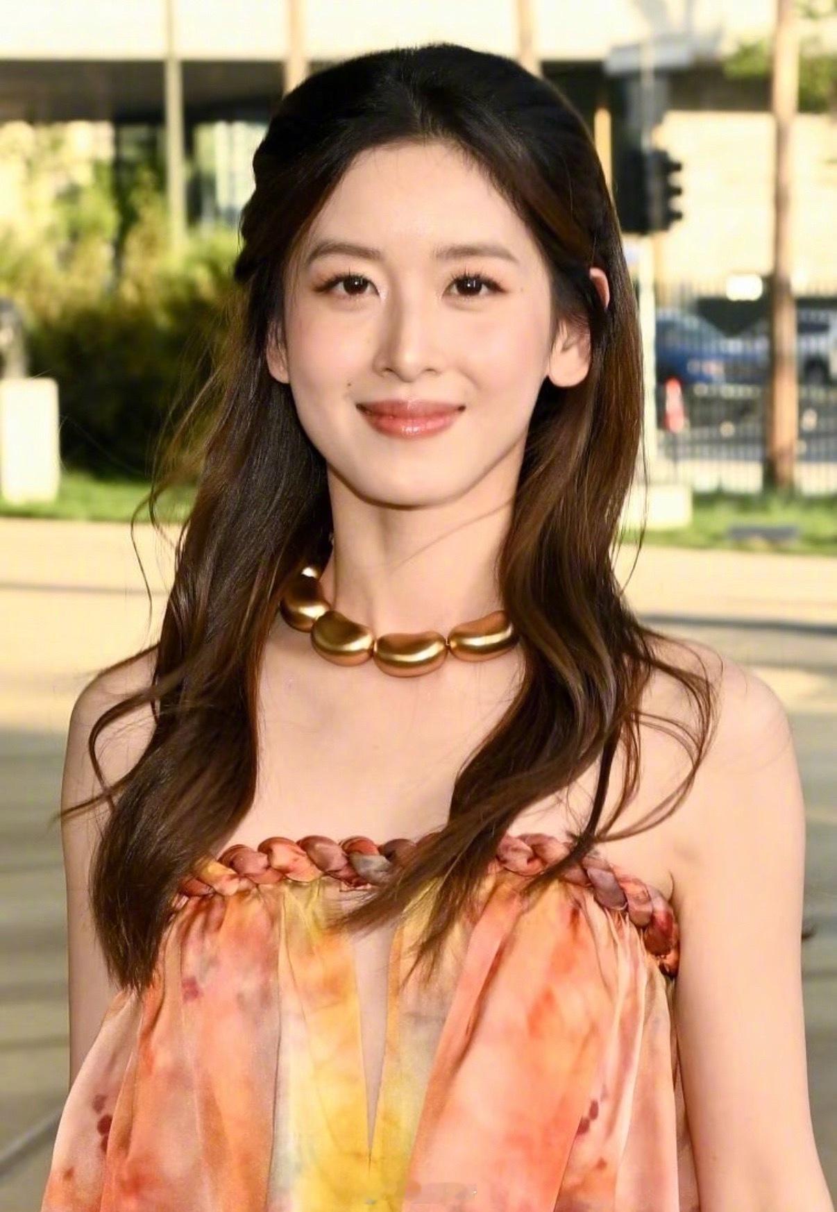 章泽天出席洛杉矶艺术晚宴，Zimmermann 2026春夏系列搭配Chanel