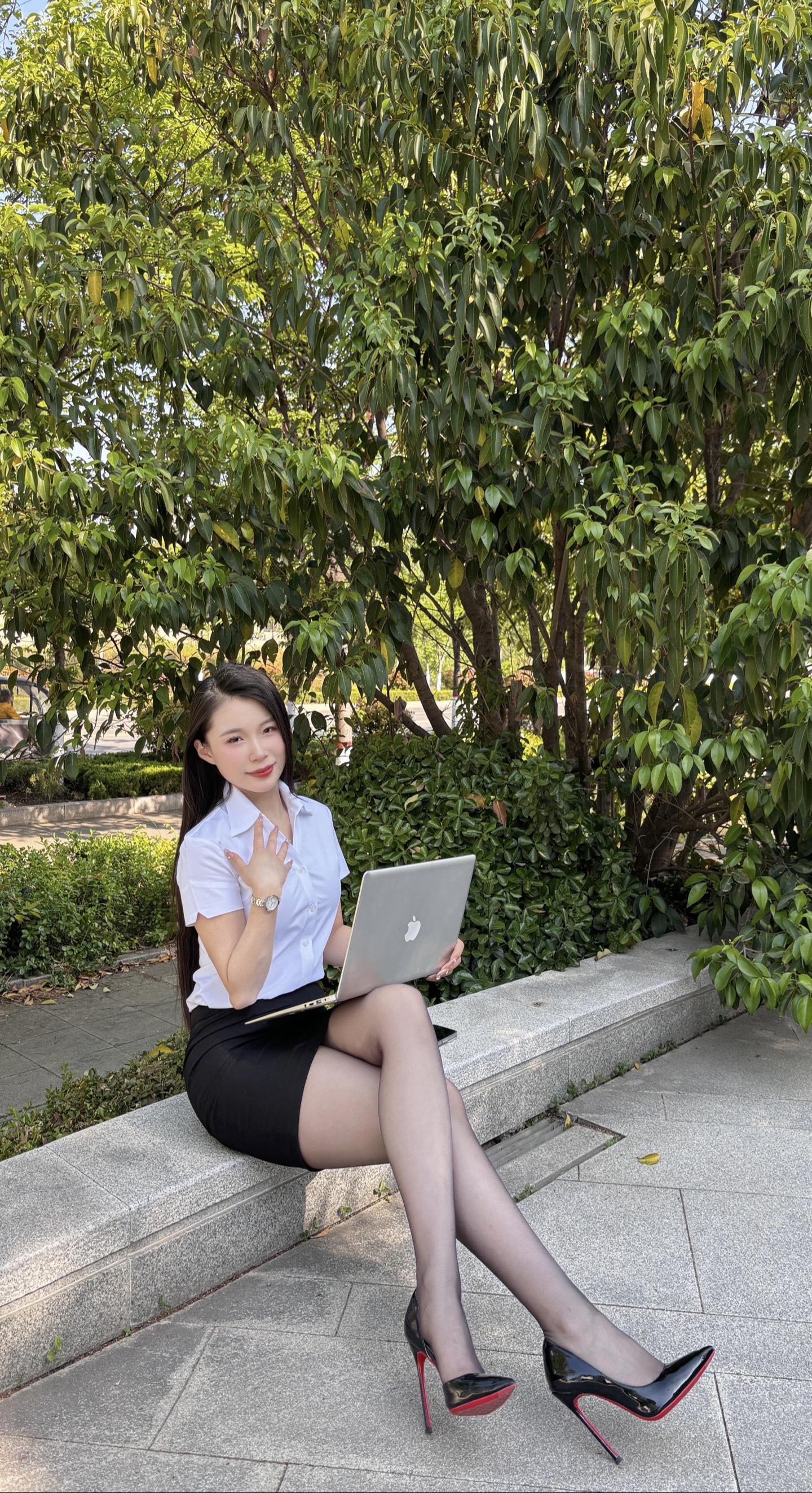 愿世间有棵无忧树 我爱的人站在树荫中