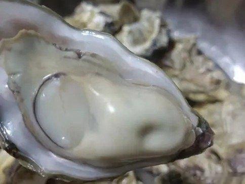 我很爱吃鸡蛋炒牡蛎，因为牡蛎是补锌的最佳食材[赞]牡蛎不仅补锌，还含有很多其他营