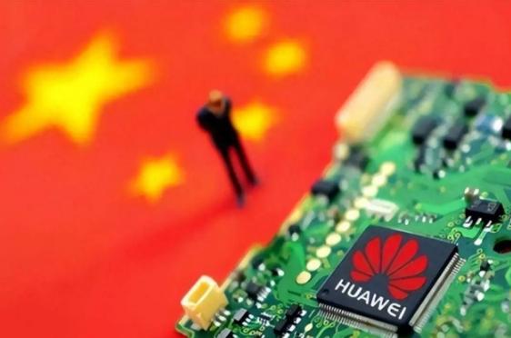 黄仁勋急得跳脚：没有中国市场，5 万亿英伟达就是 “空中楼阁”！原来是特朗普不让