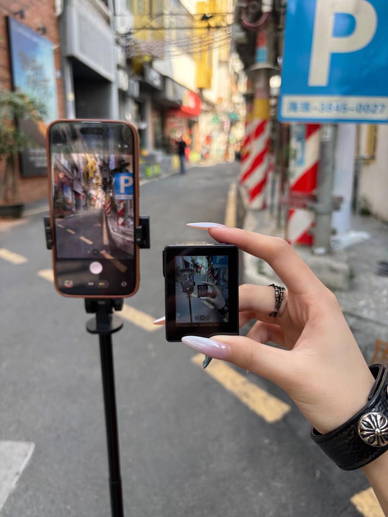 一个人用支架也能狠狠出片穿搭 拍照姿势 outfit vibe