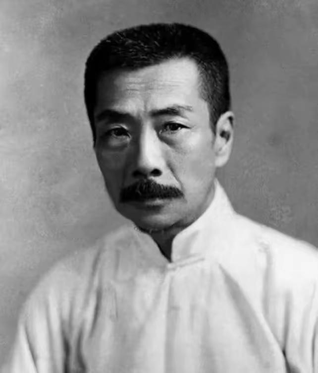 朱安生病，鲁迅贴身照顾，买药、煎药、喂药不敢有一丝马虎。

朱安之所以不改嫁，一