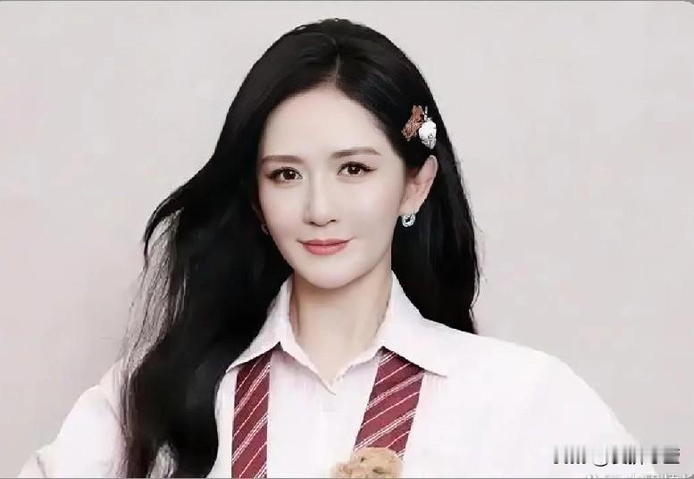 5月19日，谢娜突然冲上热搜，这次是为了力挺闺蜜杨紫的新剧《家业》。剧集开播两天
