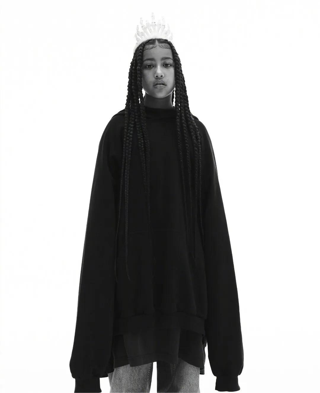 小西北这是要成为第二个侃爷啊！

小西北North West在接受《i-D》杂志