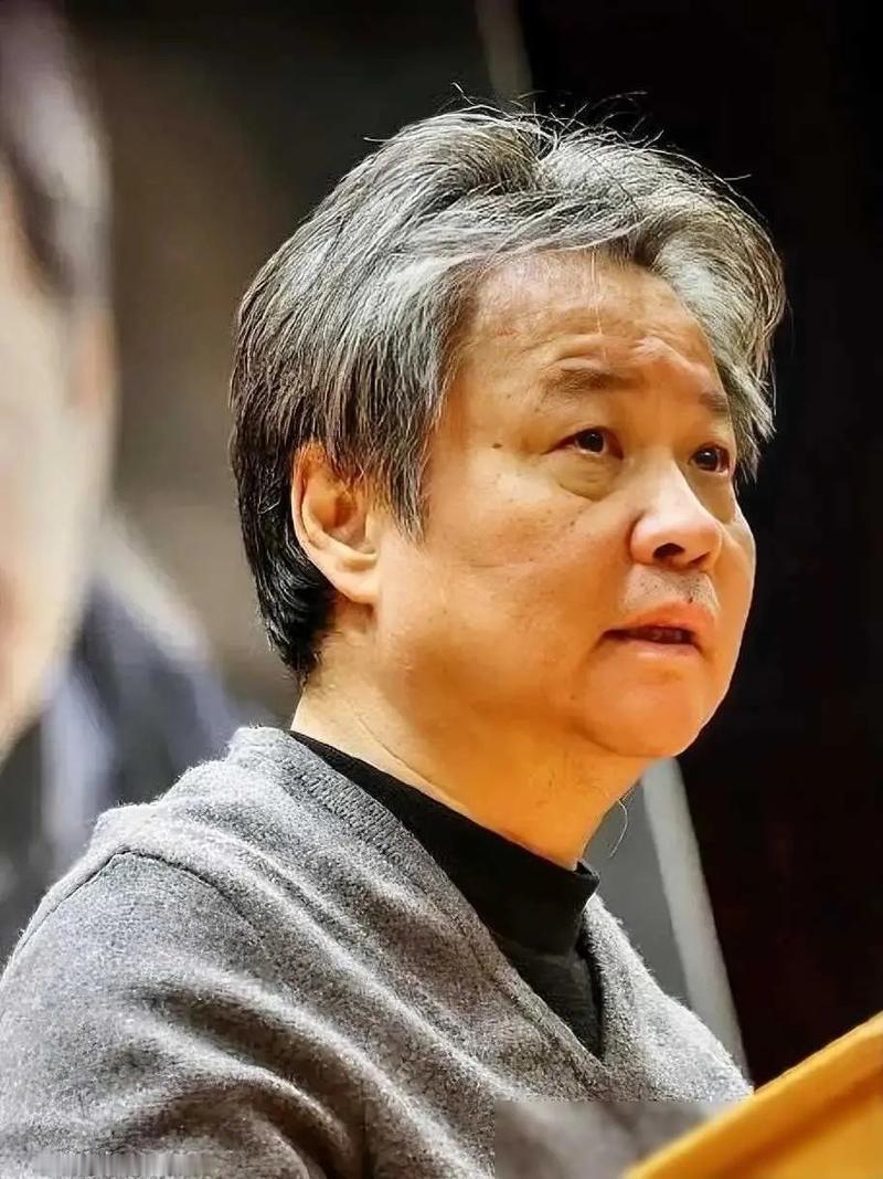 余华说：“不结婚不会怎么样， 找不到稳定的工作不会怎么样， 婚姻中选错了人也不会