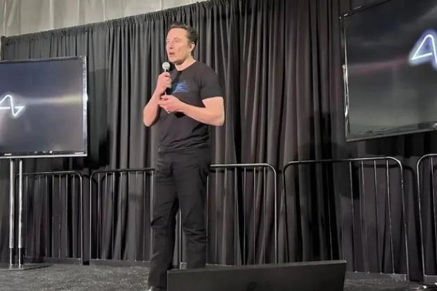 马斯克宣布了一个伟大的决定！马斯克又要颠覆人类认知！

他准备在接下来的 6 到