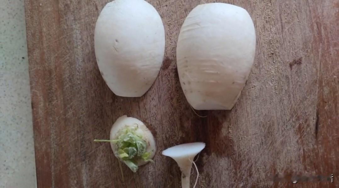真是防不胜防啊
今天去菜市场买了10块钱绞肉，顺便买两个白萝卜，中午准备做个肉丸