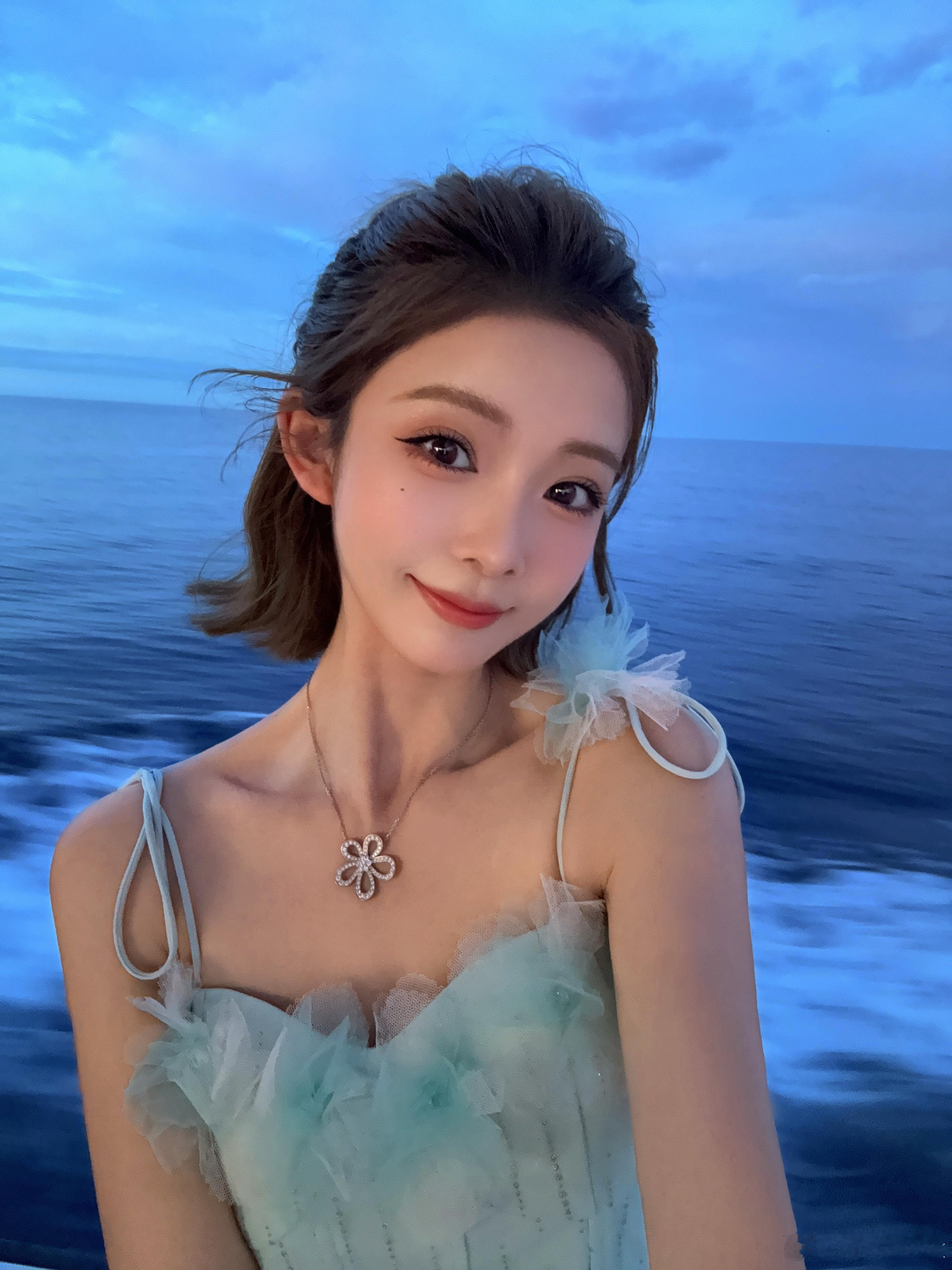 少女的定义从来不是年轻漂亮，而是勇敢自信且美好🩵 马尔代夫