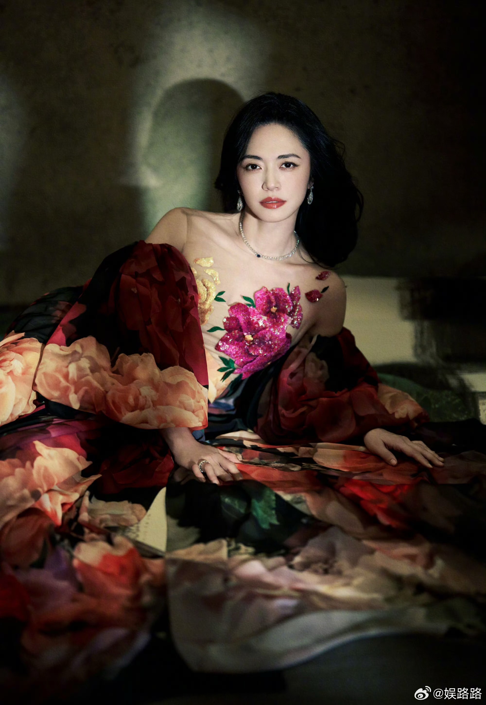 刷到姚晨和曹郁离婚的新闻，我第一反应居然是好平静，完全没有当年那种“天塌了”的震