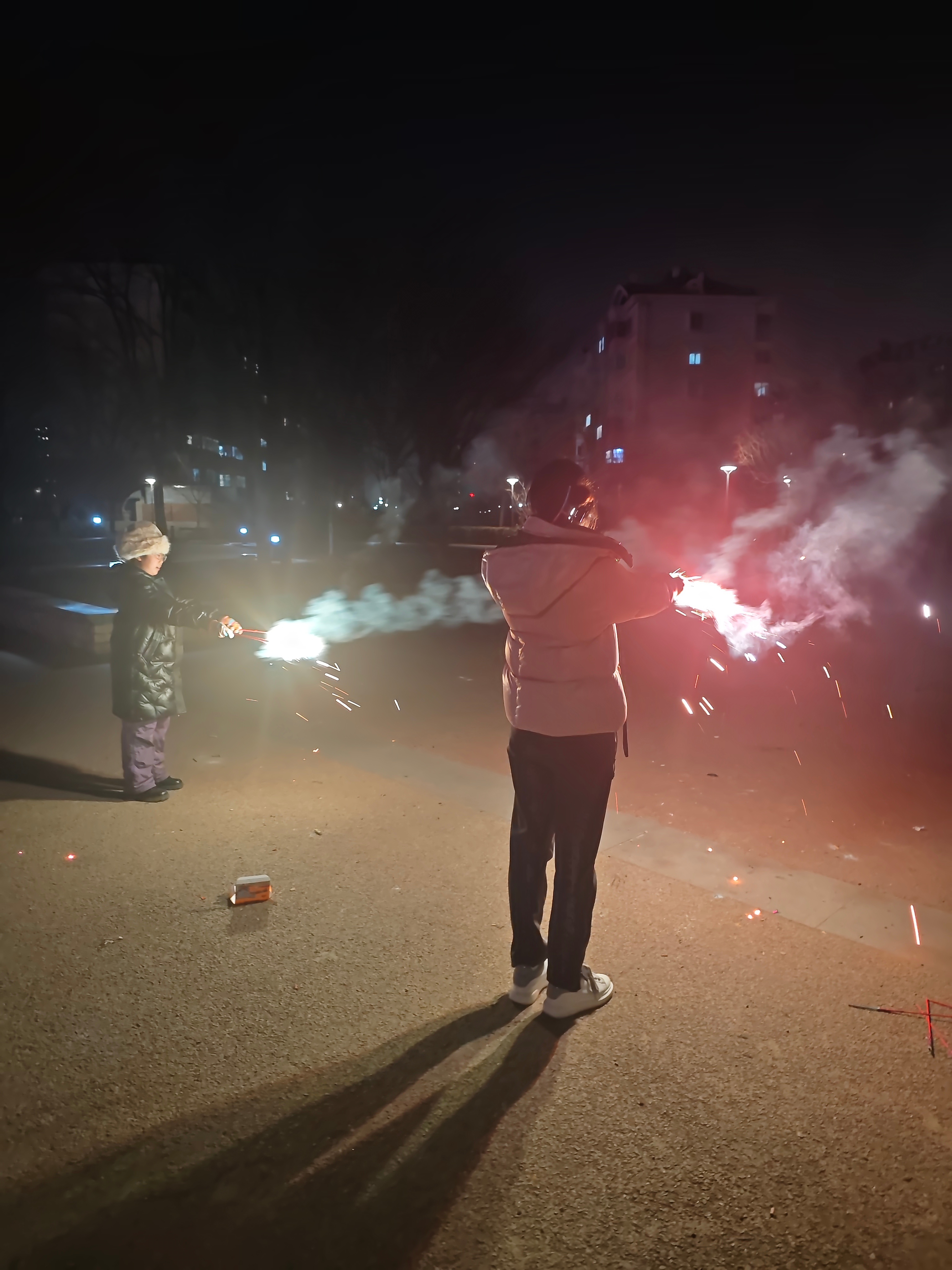 Ai太可怕了， 图一是用Ai优化了一下，图二是原图 