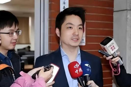 蒋万安这次是真把话说死了。
 
当着一圈媒体镜头，面对记者连问三遍的追问，他没有