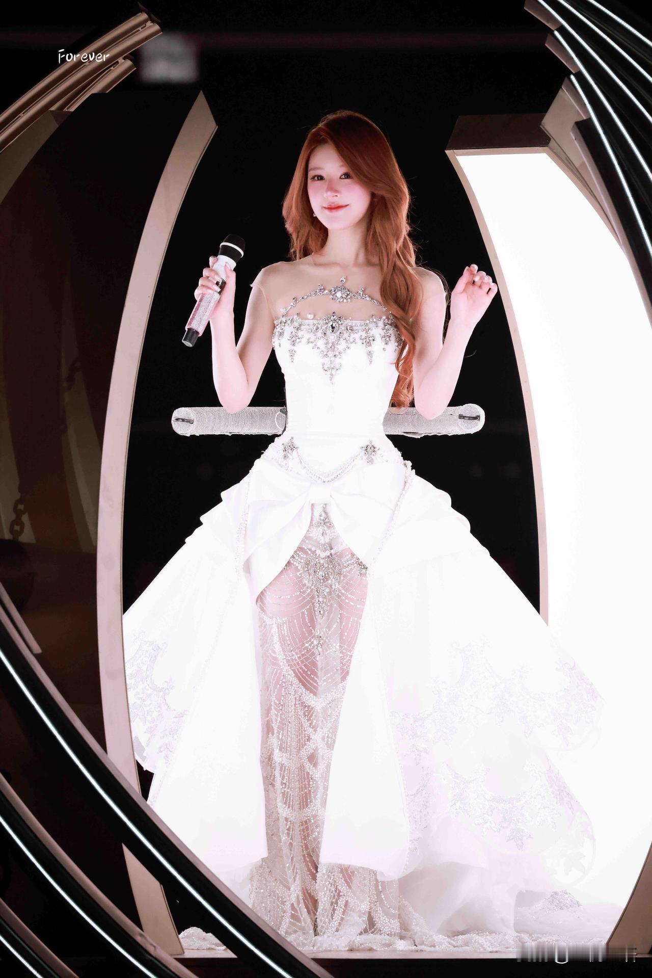 赵露思27岁生日快乐！
这场双向奔赴太好哭了😭
11月9日0点一到，
属于赵露