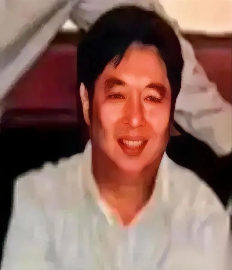 南京有位“二代”走了

没热搜，没告别式

一条短信让老同事红了眼。韩培信儿子走