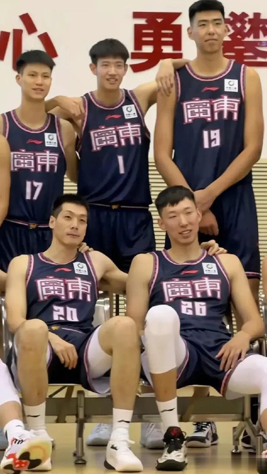 央视不播，有点遗憾！周琦不打，有点不爽

●今晚7：30，CBA揭幕战，广东vs