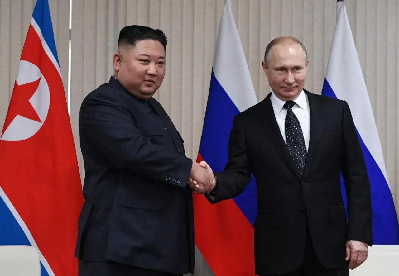 金正恩抵达俄罗斯，两位世界级硬汉即将携起手来改变世界格局，虽然沙利文威胁，如果敢