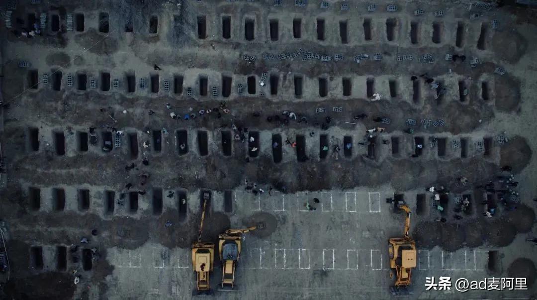 炸毁学校，丧心病狂…
战争，你炸军事基地，斩首对方高级领导人，攻击电厂等，貌似说