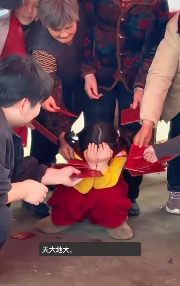 妈妈回应瑶一瑶表演时不开心 要充分认识到网络的复杂性和网民的各色性，网上什么人都