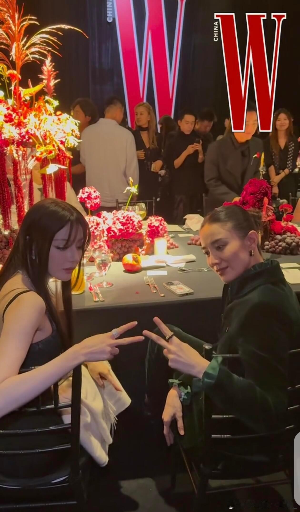 好了势俊丽敌可以开始磕了，一个宋佳老师旁边一个对面势俊丽敌｜迪丽热巴｜龚俊 ​​