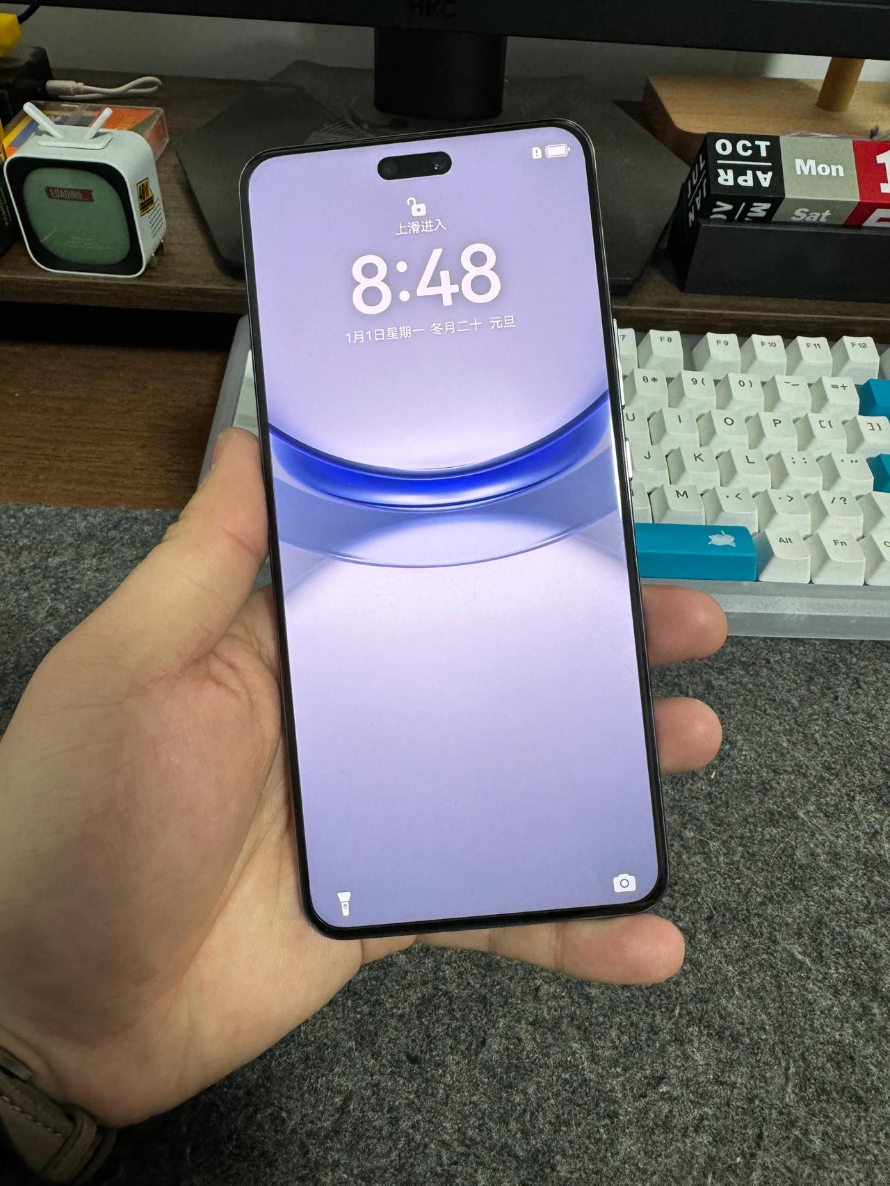 华为Nova 12 Pro这个屏幕比例真的绝了，整体的质感和视曲面的等宽玻璃和M