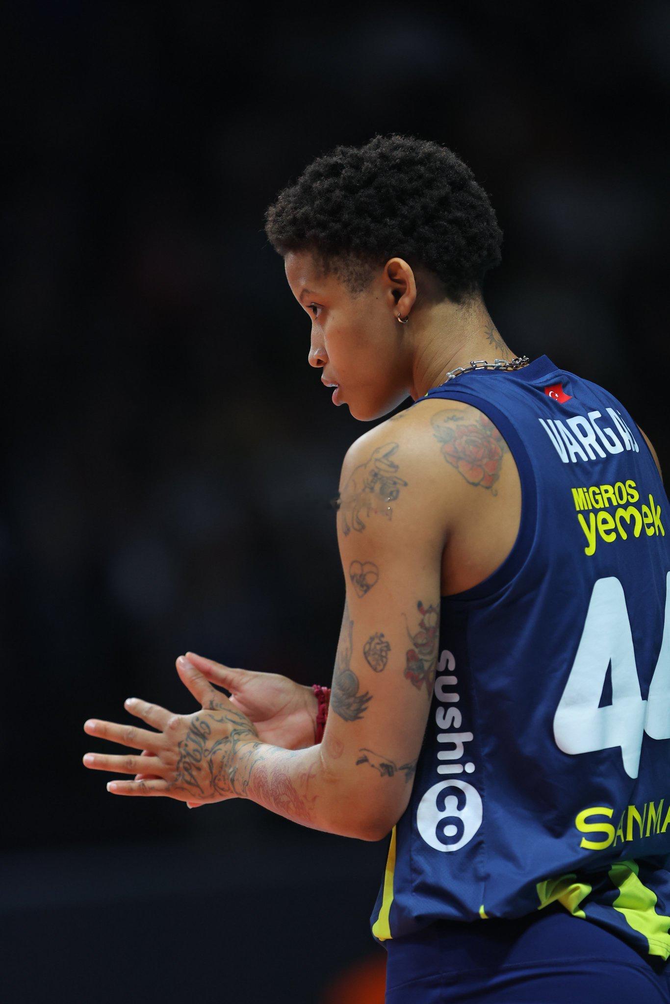 2025-2026土耳其女排超级联赛冠亚军决赛第四回合费内巴切3-2瓦基弗银行巴