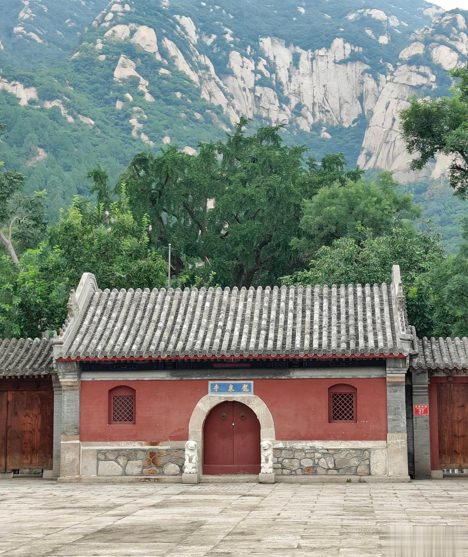 任何人都必须要有一心为别人着想的心，才能让人为你着想。所以我们必须尽可能的把亲情