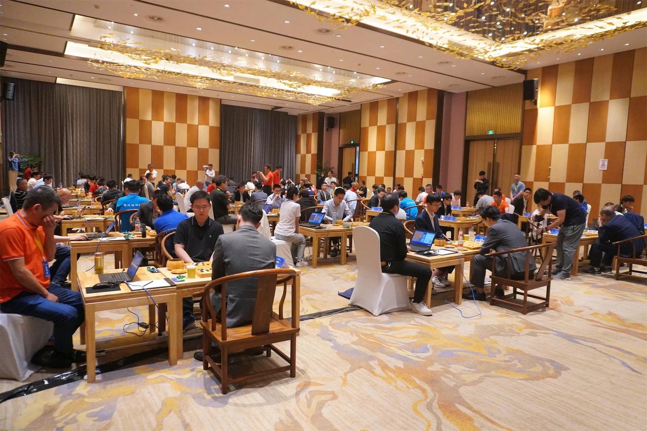 围甲前两轮热点话题：
金禹丞继续高歌
王星昊可圈可点
傅健恒未来可期
屠晓宇两胜