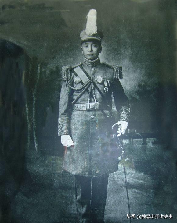 哪些军阀当过土匪典型的就是张作霖。他是兽医出身，经常给土匪的马匹看病，逐渐加入了