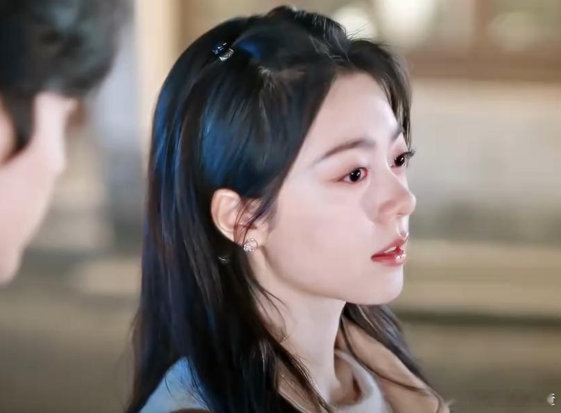 赵今麦草莓味雪媚娘 赵今麦这颜值和气质，简直就是草莓味雪媚娘的完美代言人！甜而不