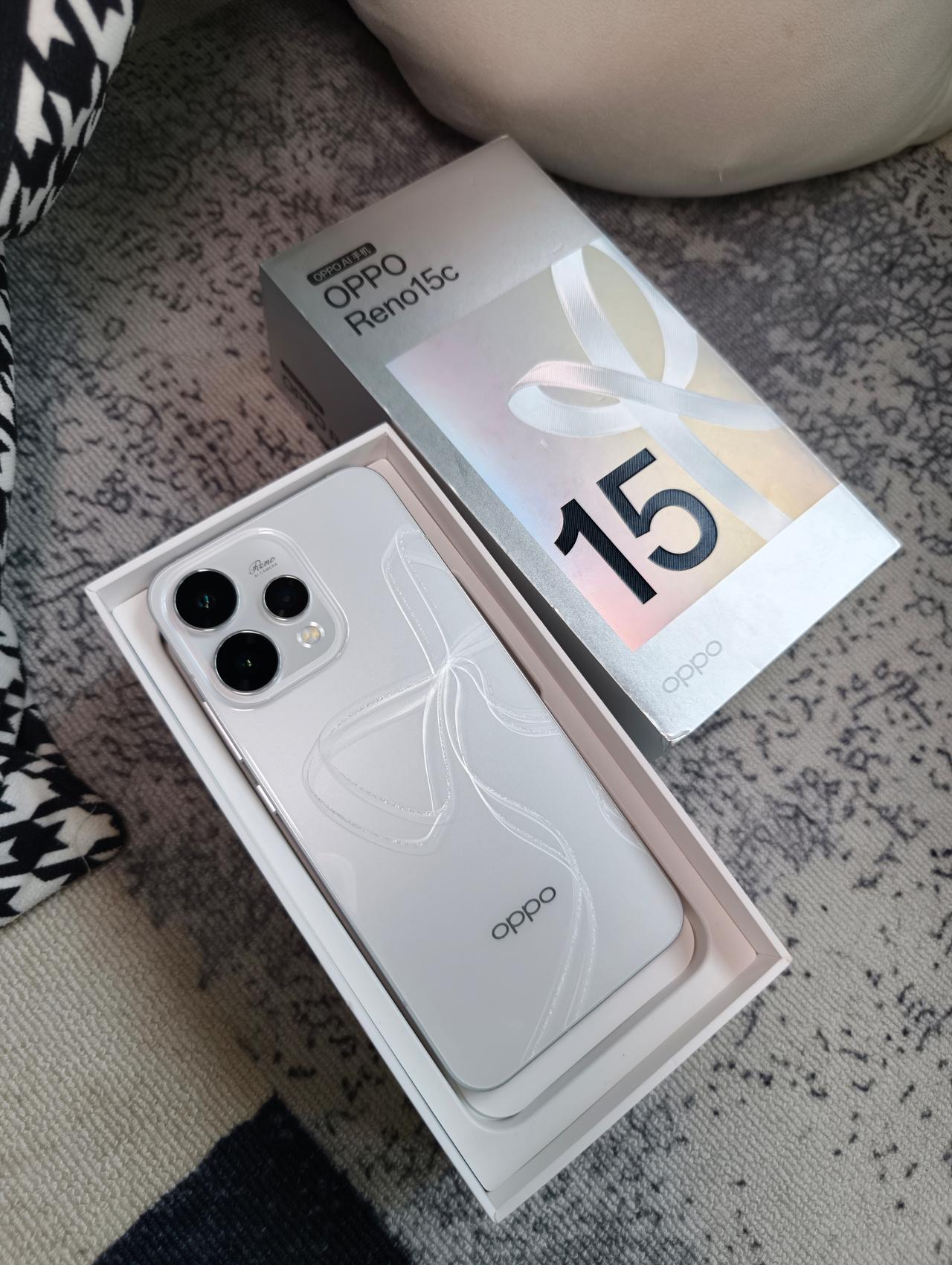 纠结了好久元气版，最后还是选了Reno15c

想趁暑假换个新手机，预算卡在2k