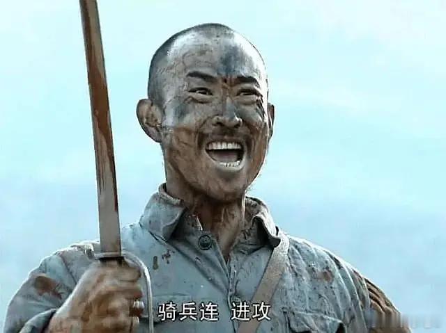 发现《天道》的导演，同时也导了《亮剑》，我就说里面的悍匪是亮剑里的骑兵连连长（见