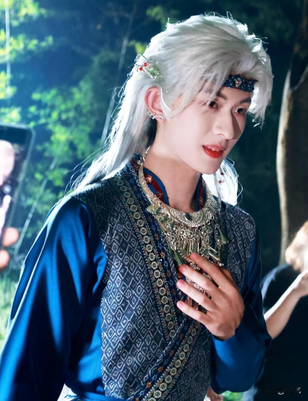 短剧古装天花板-陈添祥
谁能想到一个男孩子能同时驾驭：
白衣书生（温润如玉）
玄