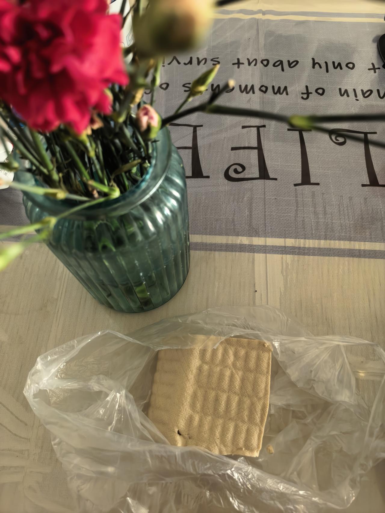 因为7块钱，懊恼又惭愧了好几天，每天一下班就盯着小区门口，希望能看见那个身影，可