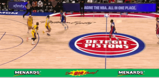 詹姆斯掩护犯规！今天裁判真是严厉！
在今天NBA常规赛湖人对阵活塞的第二节比赛中