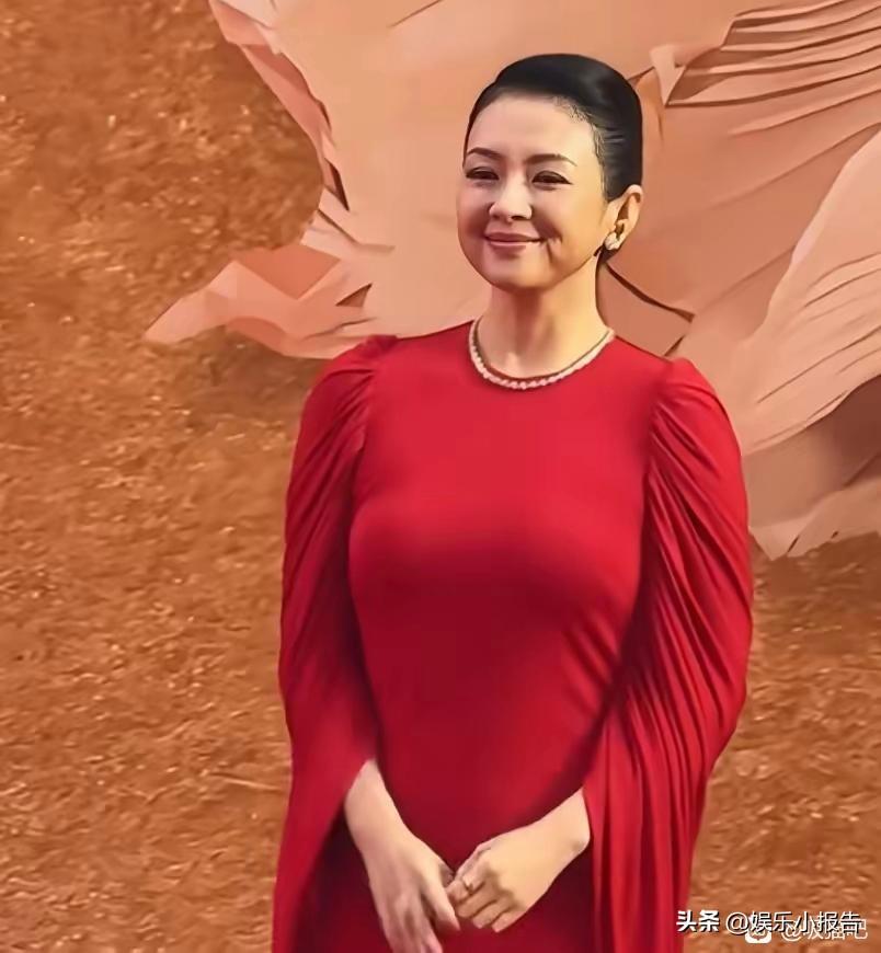 倪大姐减肥成功？不，那是章子怡！
章子怡变胖了？别傻了。
还记得那个泡面只吃四口